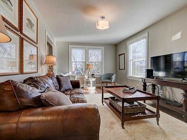 Foto del edificio - South Knox 3BR/2BA - TWO kitchens; great for roommates or MIL suite