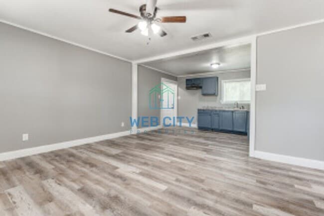 Building Photo - 5880 Bluffman Dr