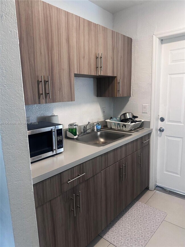 Foto del edificio - 1265 SW 6th St