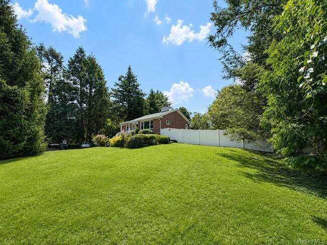 Foto del edificio - 707 Croton Falls Rd