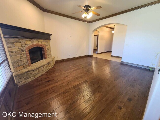 Building Photo - 3 br, 2 bath House - 6405 Bent Wood Dr