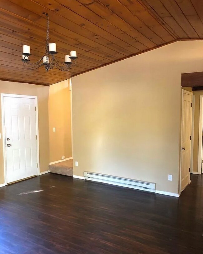 Building Photo - Spacious Twain Harte Sanctuary: Expansive 4-Bedroom Home with Solar Included!