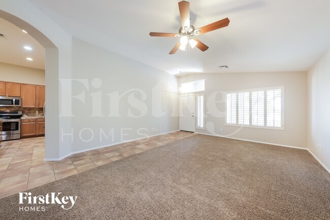 Foto del edificio - 7834 W Robin Ln