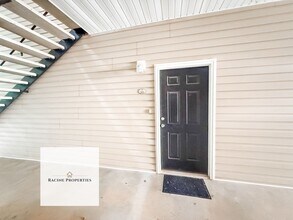 Building Photo - 203 McKenna Cir