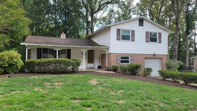 Spacious 4 Bed 3 Bath Home With Fully Fenc... - Spacious 4 Bed 3 Bath Home With Fully Fenc...