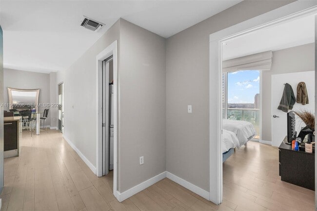 Foto del edificio - 900 Biscayne Blvd