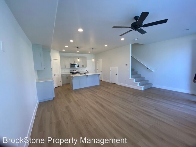 Building Photo - 3 br, 2.5 bath House - 857 Scarlet