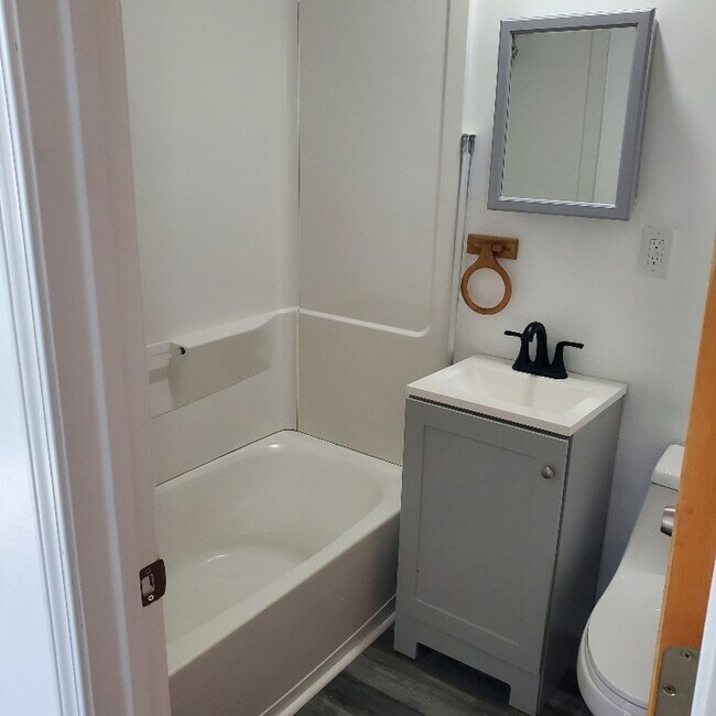 Foto del edificio - 1BDRM APARTMENT FOR RENT