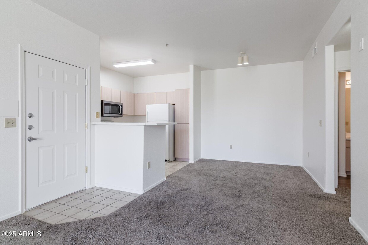Primary Photo - 1100 N Priest Dr