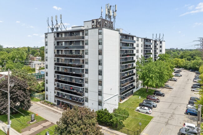 Building Photo - 739 Birchmount Road