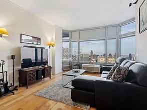 Building Photo - 200 E 32nd St