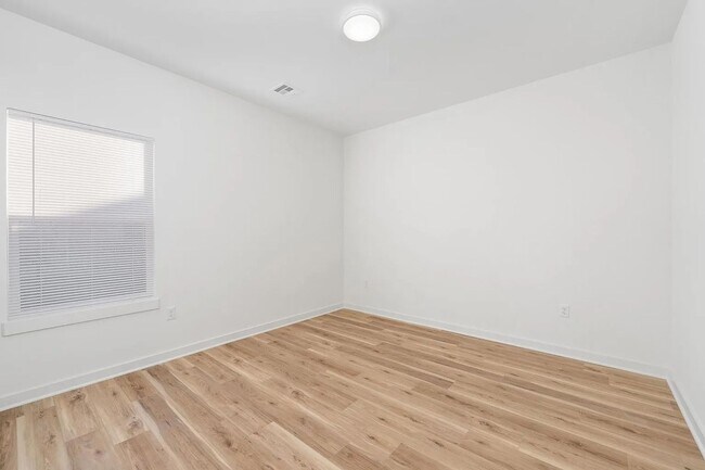 Building Photo - 2327 S Spg Hl Ct