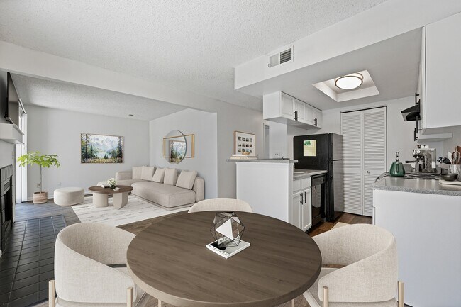 Foto del edificio - ReNew Foothills