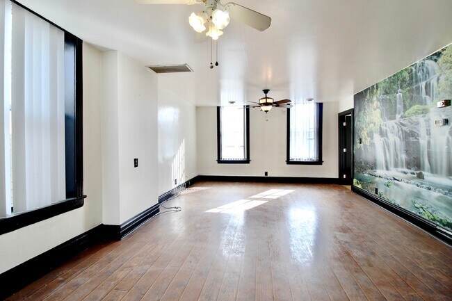 Foto del edificio - 2302 W 19th St