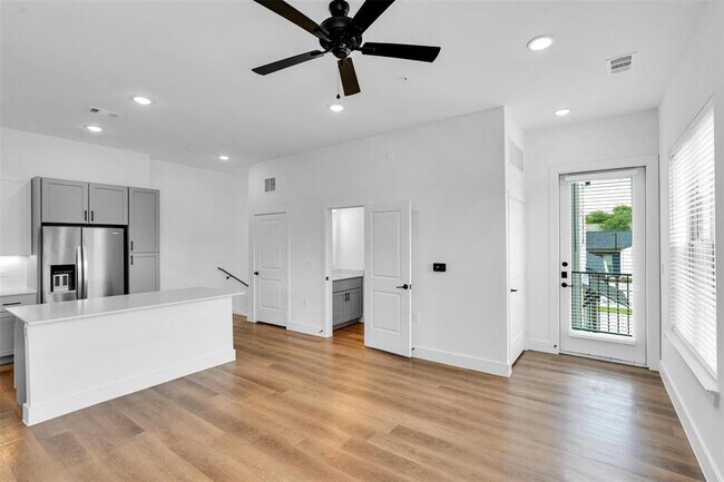 Building Photo - 1406A Forward Dr