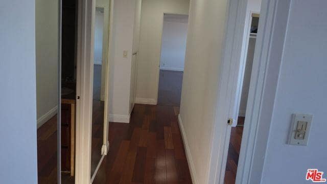 Building Photo - 137 S Palm Dr