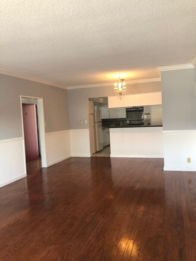 open floorplan - 1114 N Harper Ave