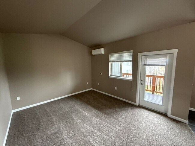 Foto del edificio - 4261 Hawthorne Ave NE