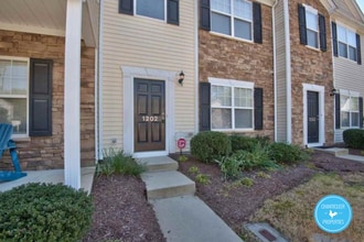 Building Photo - 1725 TW Alexander Dr