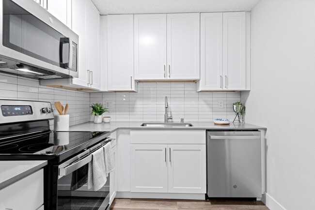 Building Photo - Veranda La Mesa