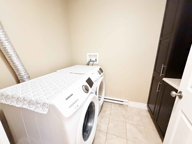 Building Photo - 3 Nerissa Place