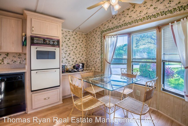 Foto del edificio - 3129 Bamboo Ct