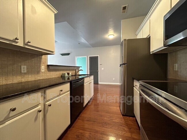 Foto del edificio - 4261 NE Meadow Creek Cir
