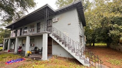 Building Photo - 2217 W 39th St