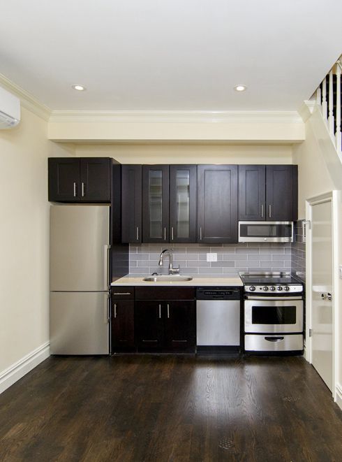 Primary Photo - 254 10th Ave