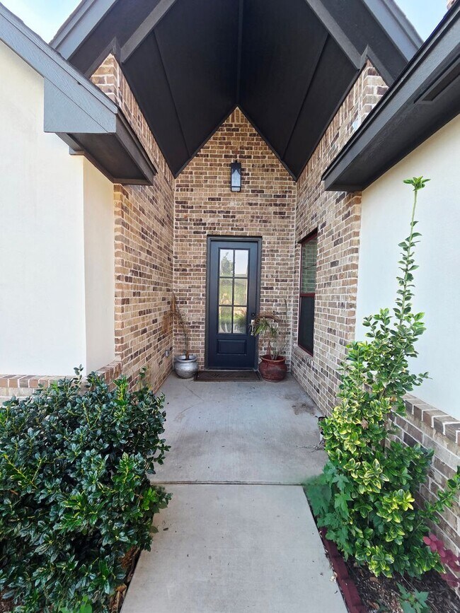 Building Photo - Welcome Home!