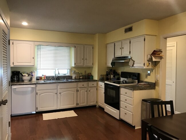Building Photo - 607 Mt Brier Pl