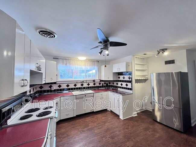 Foto del edificio - 412 S Main St