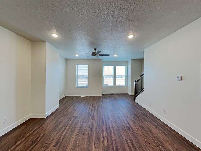 Foto del edificio - 6022 W South Jordan Pky