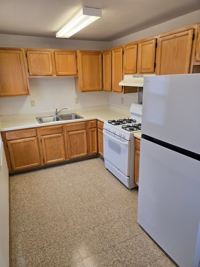 Foto del edificio - 404-410 East Bruce