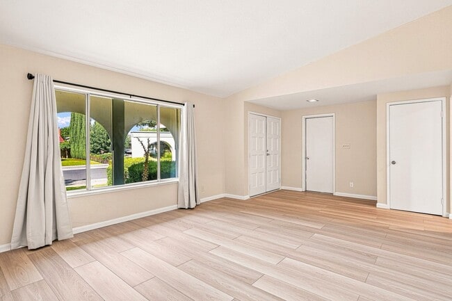 Building Photo - 6741 Altiplano Way