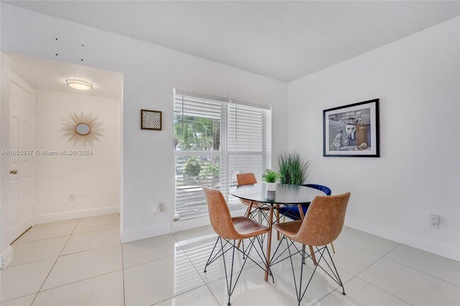 Foto del edificio - 9850 E Bay Harbor Dr