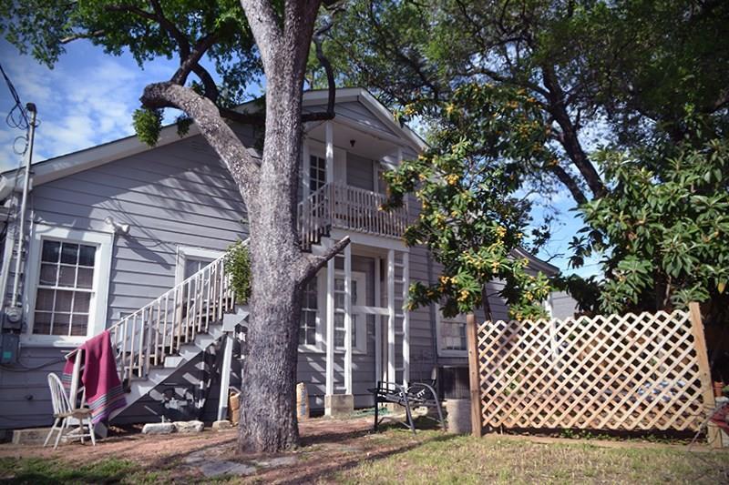 Foto principal - 2800 Salado St