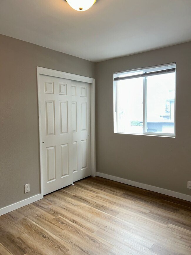 Foto del edificio - Ground Floor - Fully Remodeled 1 BD/ 1 BA!!