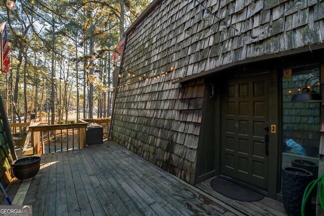 Building Photo - 3200 Rim Cove Dr