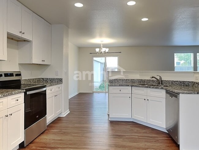 Building Photo - 1134 Sunbird Ave