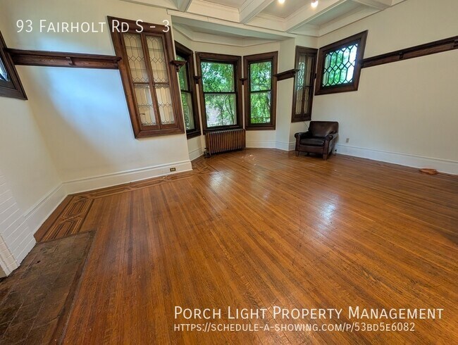 Photo du bâtiment - Absolute Show Stopper Victorian Apartment - All Inclusive!
