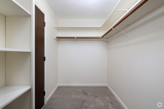 2 habitaciones, 1 baño, 837 pies cuadrados, vestidor - Hannah Village
