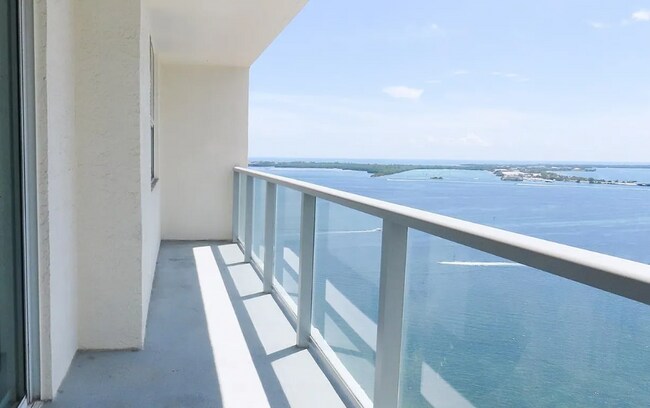 Foto del edificio - 1155 Brickell Bay Dr