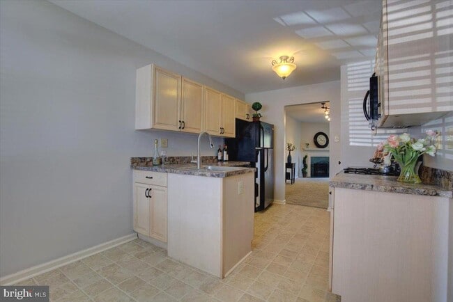 Building Photo - 105 Pin Oak Ct