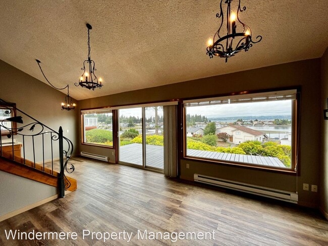 Building Photo - 2 br, 1 bath House - 38012 BAY STREET