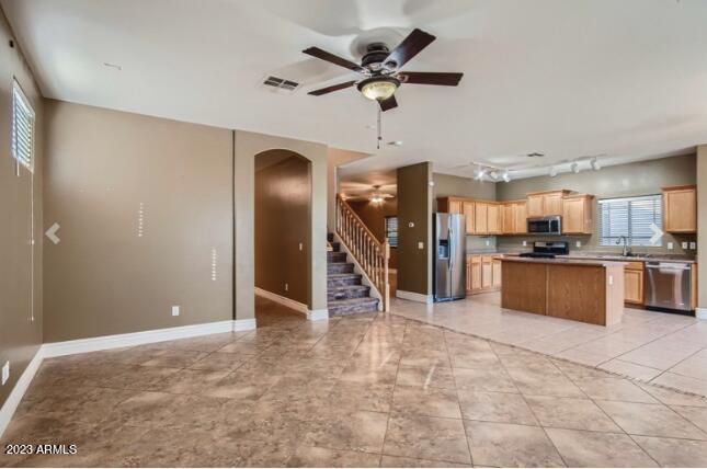 Building Photo - 35945 W Velazquez Dr