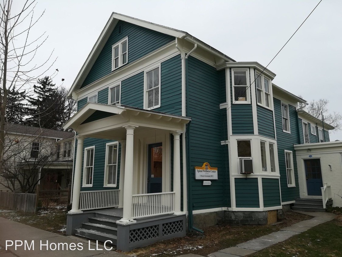 Foto principal - 114-118 E Buffalo St