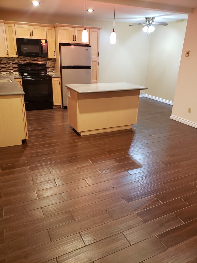 Upgraded Kitchen - 3333 Ruffin Rd