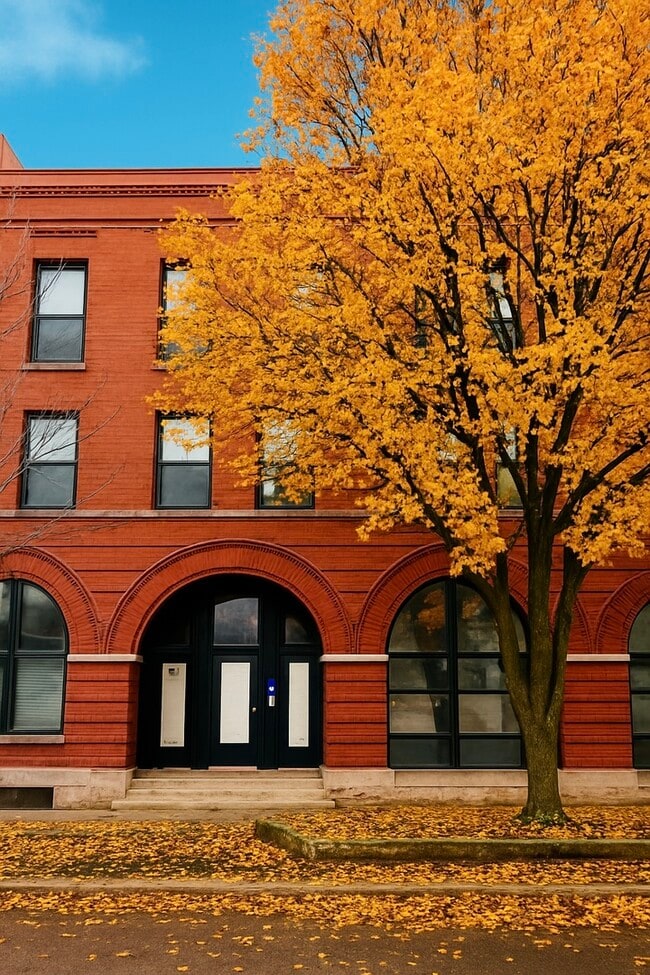 Building Photo - 1707 N Paulina St