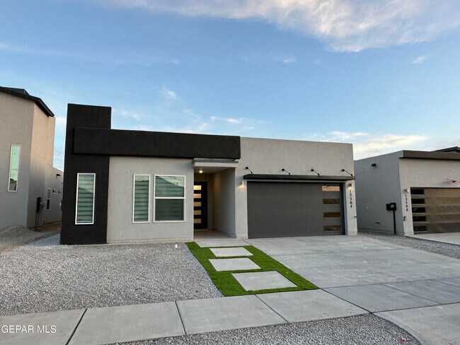 Building Photo - 12304 Desert Heights Ct